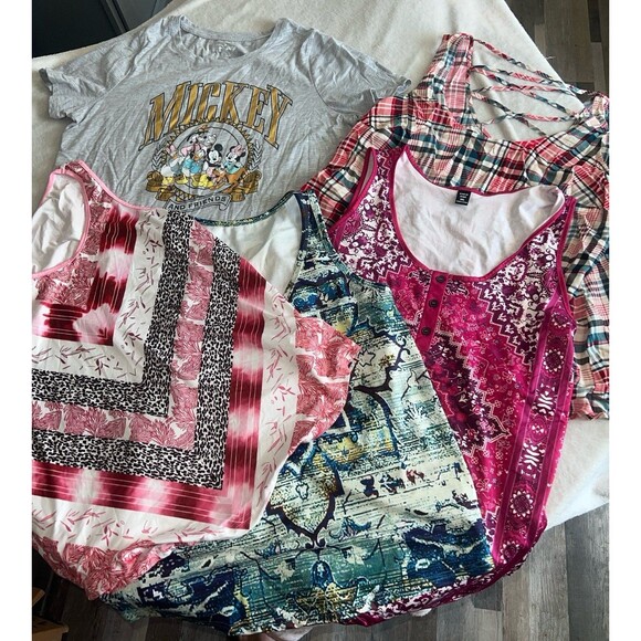 5 shirts-Disney1x, Torrid. Sz 1, SHEIN 0xl - Picture 1 of 4